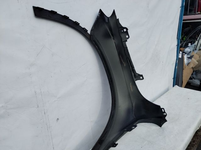 bontott MERCEDES-BENZ GLA-CLASS Jobb első Sárvédő