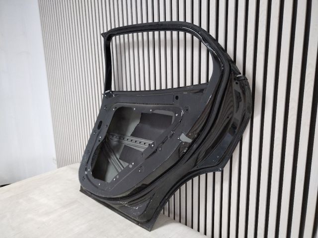 bontott MERCEDES-BENZ GLA-CLASS Jobb hátsó Ajtó (Üres lemez)
