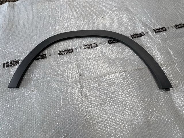 bontott MERCEDES-BENZ GLA-CLASS Jobb hátsó Sárvédő Díszléc