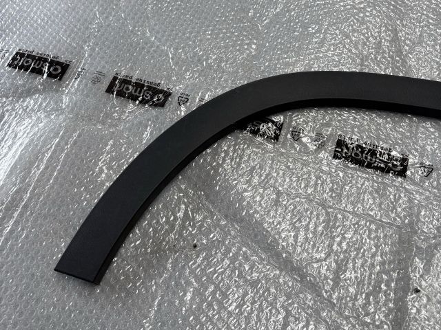 bontott MERCEDES-BENZ GLA-CLASS Jobb hátsó Sárvédő Díszléc