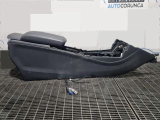 bontott MERCEDES-BENZ GLA-CLASS Könyöklő