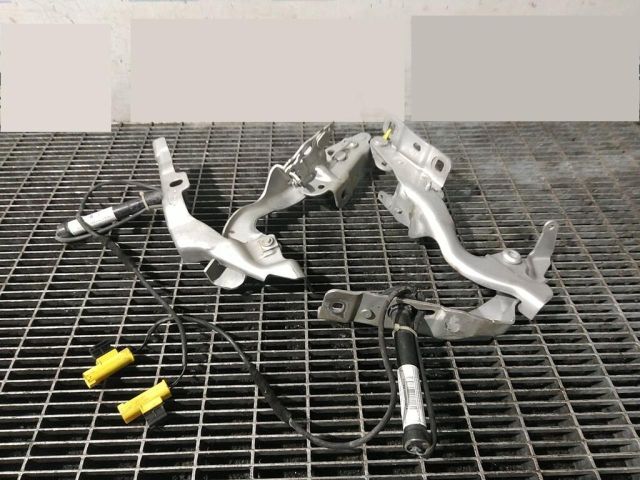 bontott MERCEDES-BENZ GLA-CLASS Motorháztető Zsanér Pár