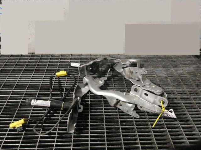 bontott MERCEDES-BENZ GLA-CLASS Motorháztető Zsanér Pár