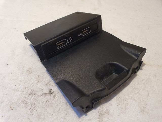 bontott MERCEDES-BENZ GLA-CLASS USB Aljzat