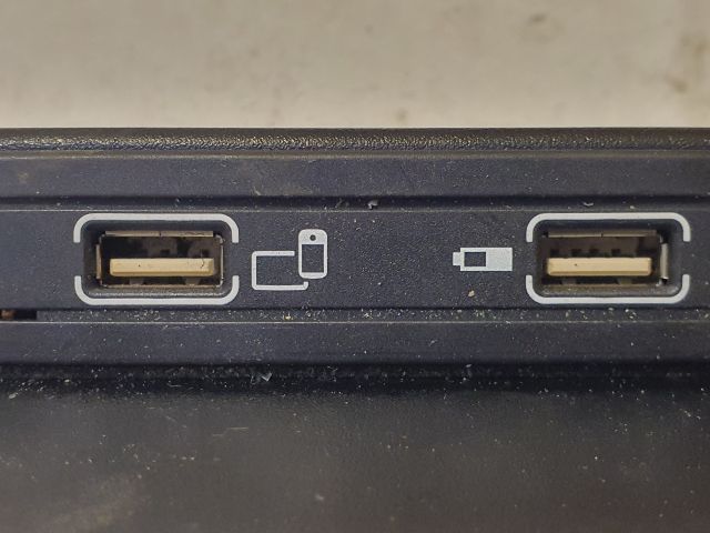 bontott MERCEDES-BENZ GLA-CLASS USB Aljzat