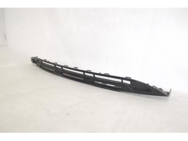 bontott MERCEDES-BENZ GLA Első Lökhárító Alsó Középső Díszrács