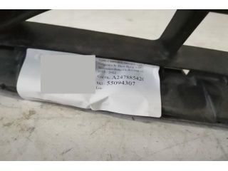 bontott MERCEDES-BENZ GLA Első Lökhárító Alsó Középső Díszrács