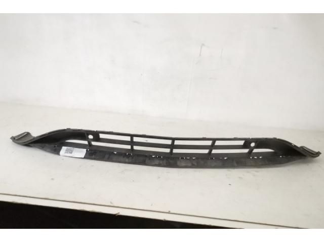 bontott MERCEDES-BENZ GLA Első Lökhárító Alsó Középső Díszrács