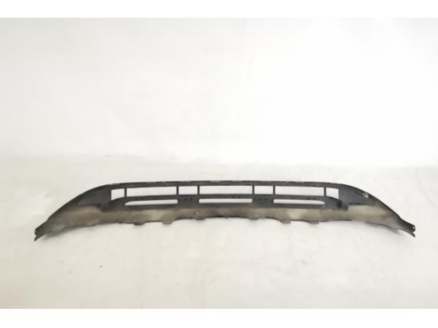 bontott MERCEDES-BENZ GLA Első Lökhárító Alsó Középső Díszrács