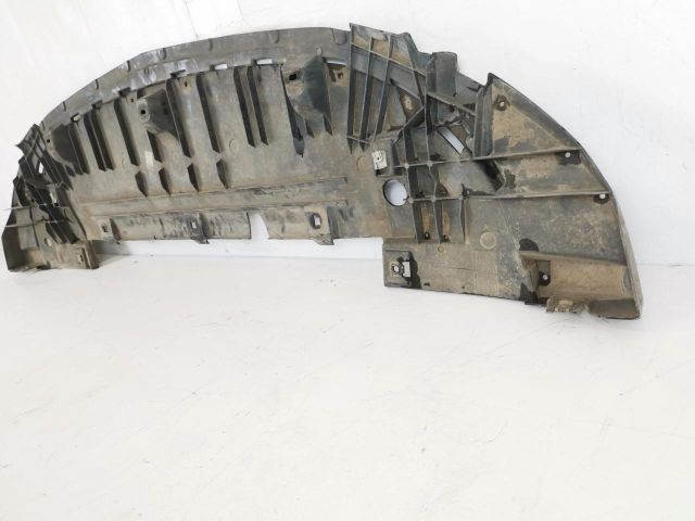 bontott MERCEDES-BENZ GLA Első Lökhárító Alsó Tálca