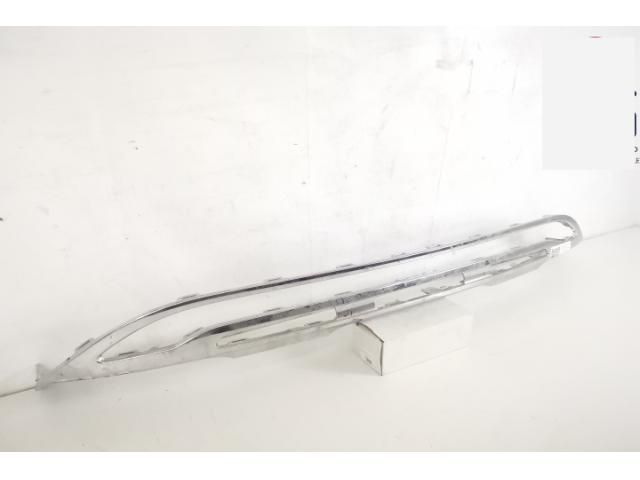 bontott MERCEDES-BENZ GLA Első Lökhárító Díszléc