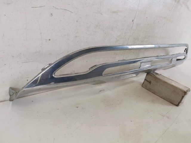 bontott MERCEDES-BENZ GLA Első Lökhárító Díszléc