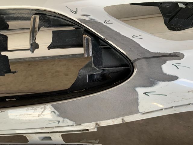 bontott MERCEDES-BENZ GLA Első Lökhárító (Üresen)