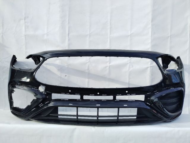 bontott MERCEDES-BENZ GLA Első Lökhárító (Üresen)