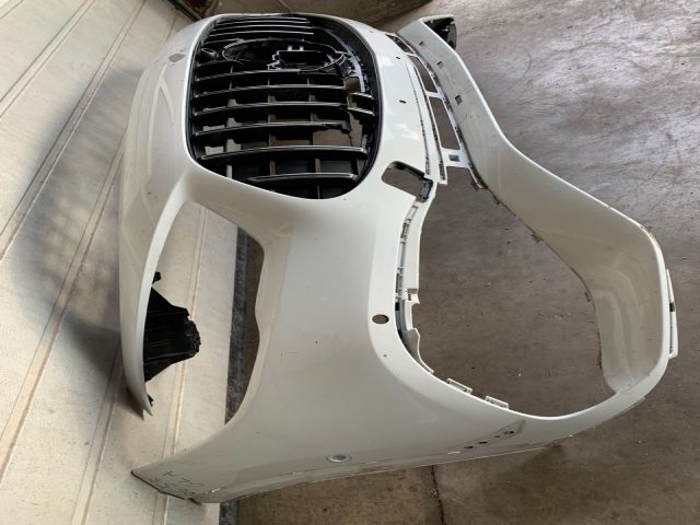 bontott MERCEDES-BENZ GLA Első Lökhárító (Üresen)