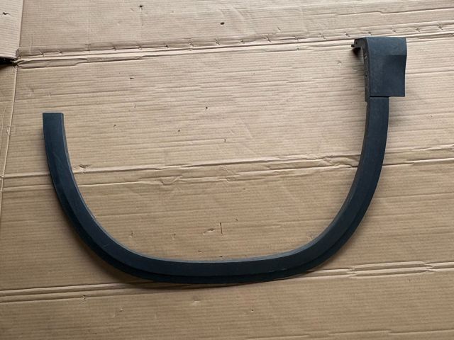 bontott MERCEDES-BENZ GLA Első Szélvédő Jobb Díszléc