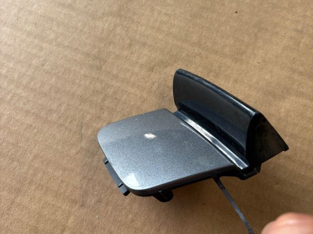 bontott MERCEDES-BENZ GLA Első Vonószem Burkolat