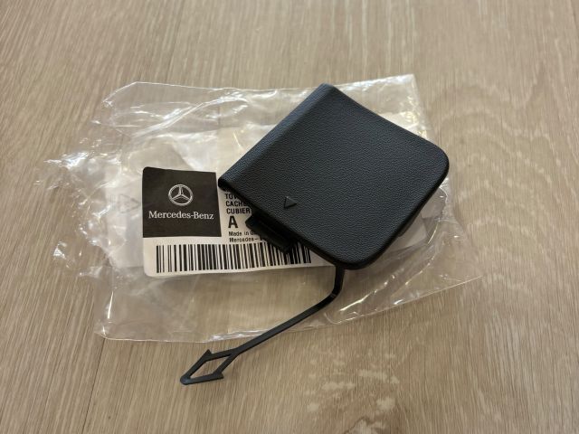 bontott MERCEDES-BENZ GLA Hátsó Vonószem Burkolat