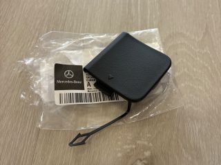 bontott MERCEDES-BENZ GLA Hátsó Vonószem Burkolat