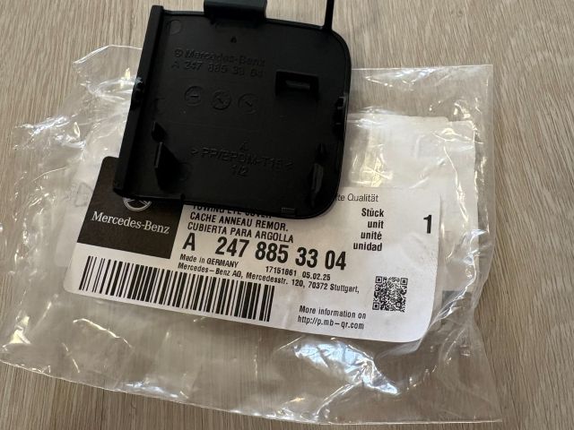 bontott MERCEDES-BENZ GLA Hátsó Vonószem Burkolat