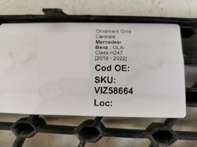 bontott MERCEDES-BENZ GLA Hűtőrács