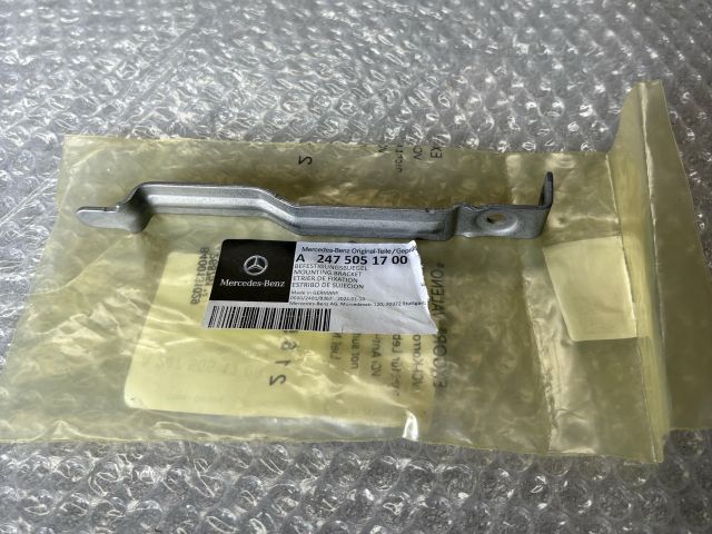 bontott MERCEDES-BENZ GLA Hűtőventilátor Tartó