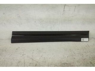 bontott MERCEDES-BENZ GLA Jobb első Ajtó Díszléc