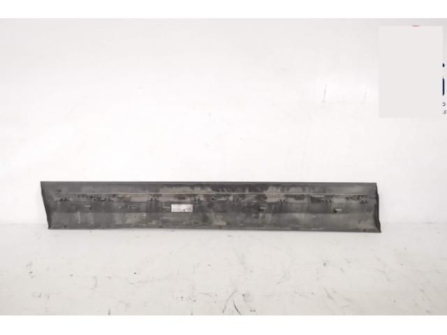 bontott MERCEDES-BENZ GLA Jobb első Ajtó Díszléc