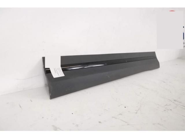 bontott MERCEDES-BENZ GLA Jobb első Ajtó Díszléc