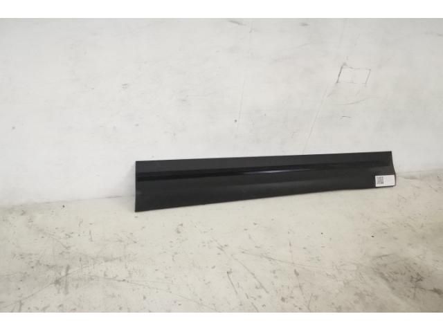 bontott MERCEDES-BENZ GLA Jobb első Ajtó Díszléc