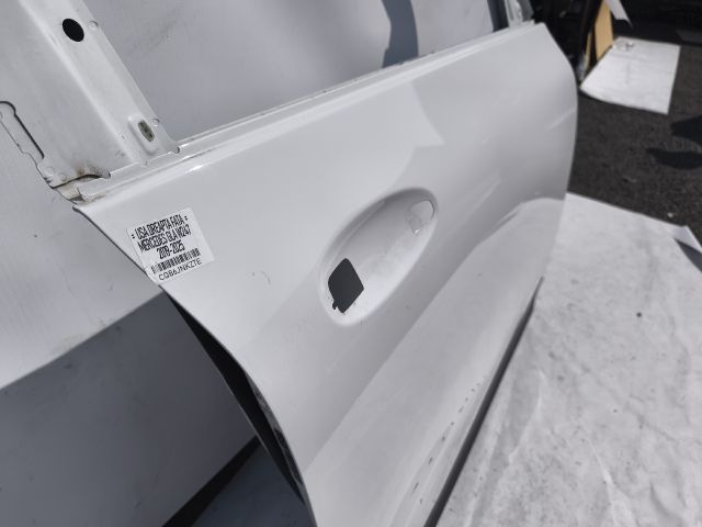 bontott MERCEDES-BENZ GLA Jobb első Ajtó (Üres lemez)
