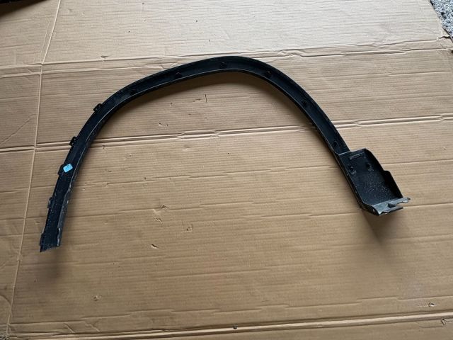 bontott MERCEDES-BENZ GLA Jobb első Sárvédő Díszléc