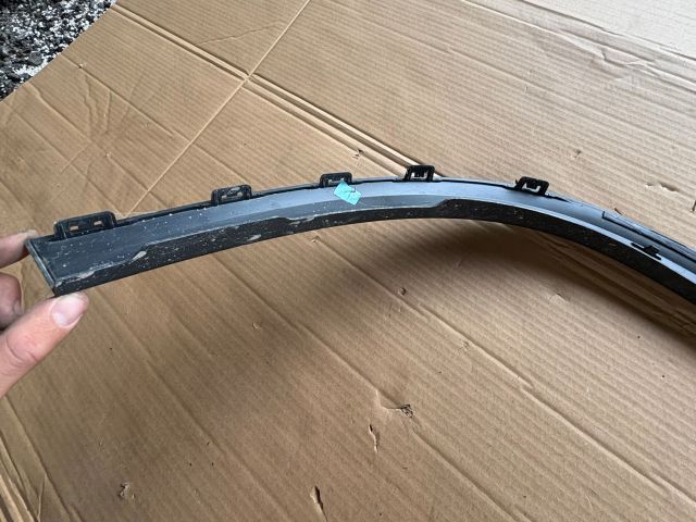 bontott MERCEDES-BENZ GLA Jobb első Sárvédő Díszléc