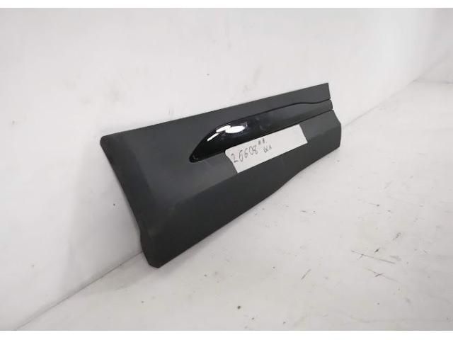 bontott MERCEDES-BENZ GLA Jobb hátsó Ajtó Díszléc