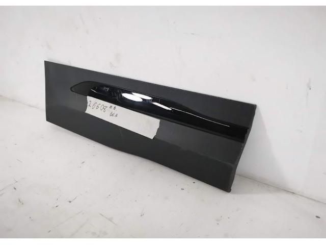 bontott MERCEDES-BENZ GLA Jobb hátsó Ajtó Díszléc