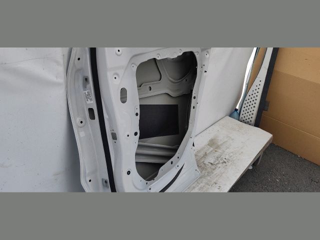 bontott MERCEDES-BENZ GLA Jobb hátsó Ajtó (Üres lemez)