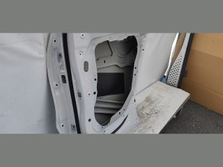 bontott MERCEDES-BENZ GLA Jobb hátsó Ajtó (Üres lemez)