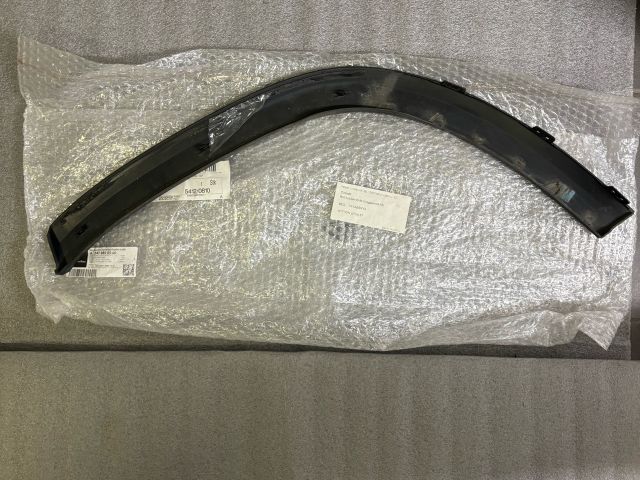 bontott MERCEDES-BENZ GLA Jobb hátsó Sárvédő Díszléc