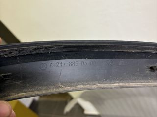 bontott MERCEDES-BENZ GLA Jobb hátsó Sárvédő Díszléc