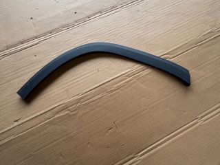 bontott MERCEDES-BENZ GLA Jobb hátsó Sárvédő Díszléc