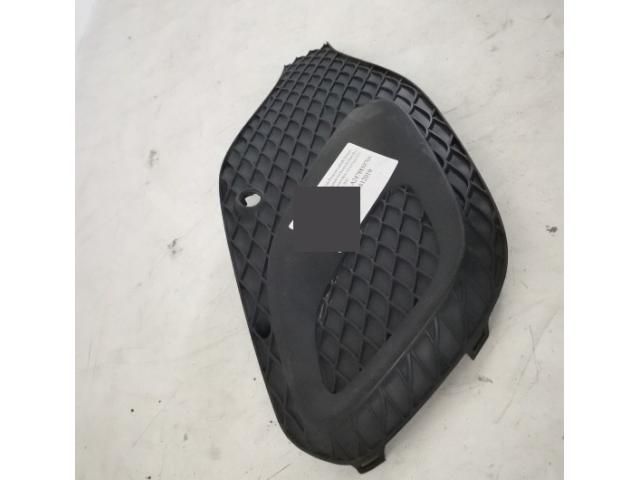 bontott MERCEDES-BENZ GLA Jobb Ködlámpa Rács