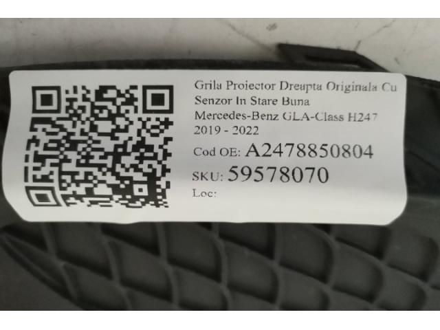 bontott MERCEDES-BENZ GLA Jobb Ködlámpa Rács