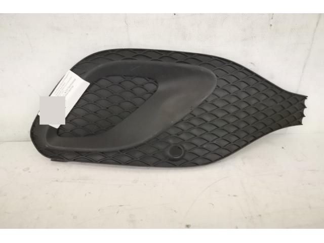 bontott MERCEDES-BENZ GLA Jobb Ködlámpa Rács