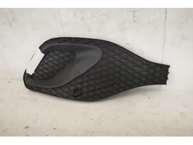 bontott MERCEDES-BENZ GLA Jobb Ködlámpa Rács