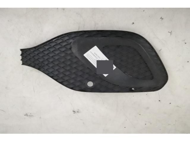 bontott MERCEDES-BENZ GLA Jobb Ködlámpa Rács