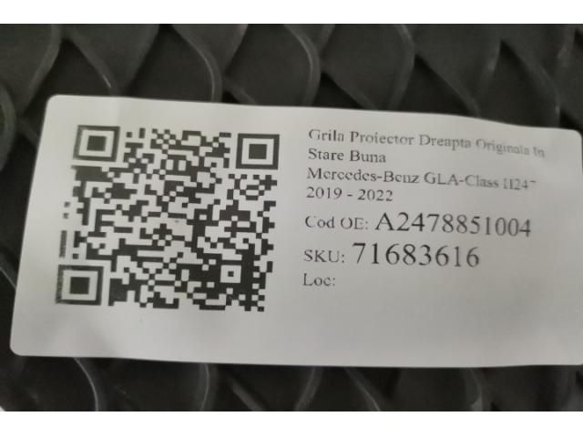 bontott MERCEDES-BENZ GLA Jobb Ködlámpa Rács