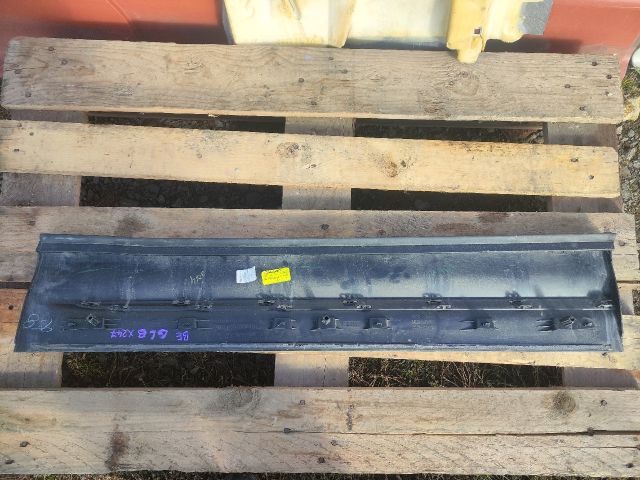 bontott MERCEDES-BENZ GLB Bal első Ajtó Díszléc