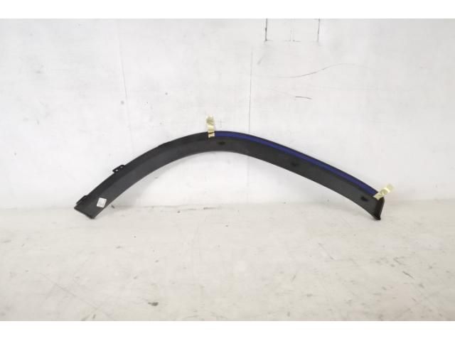 bontott MERCEDES-BENZ GLB Bal hátsó Sárvédő Díszléc