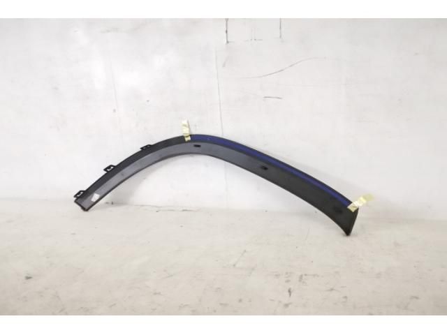 bontott MERCEDES-BENZ GLB Bal hátsó Sárvédő Díszléc