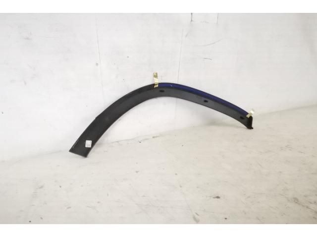 bontott MERCEDES-BENZ GLB Bal hátsó Sárvédő Díszléc